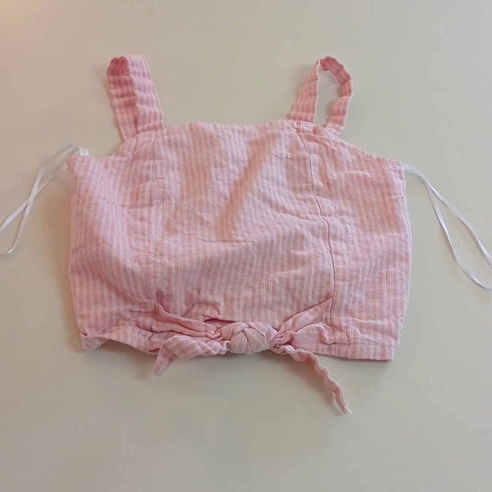 Girls runner crop! Shirt! Small firs like 6/7